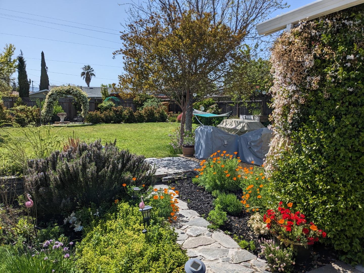 Detail Gallery Image 32 of 34 For 3825 Woodford Dr, San Jose,  CA 95124 - 4 Beds | 2 Baths