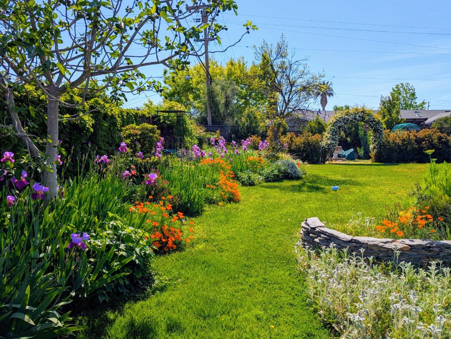 Detail Gallery Image 33 of 34 For 3825 Woodford Dr, San Jose,  CA 95124 - 4 Beds | 2 Baths