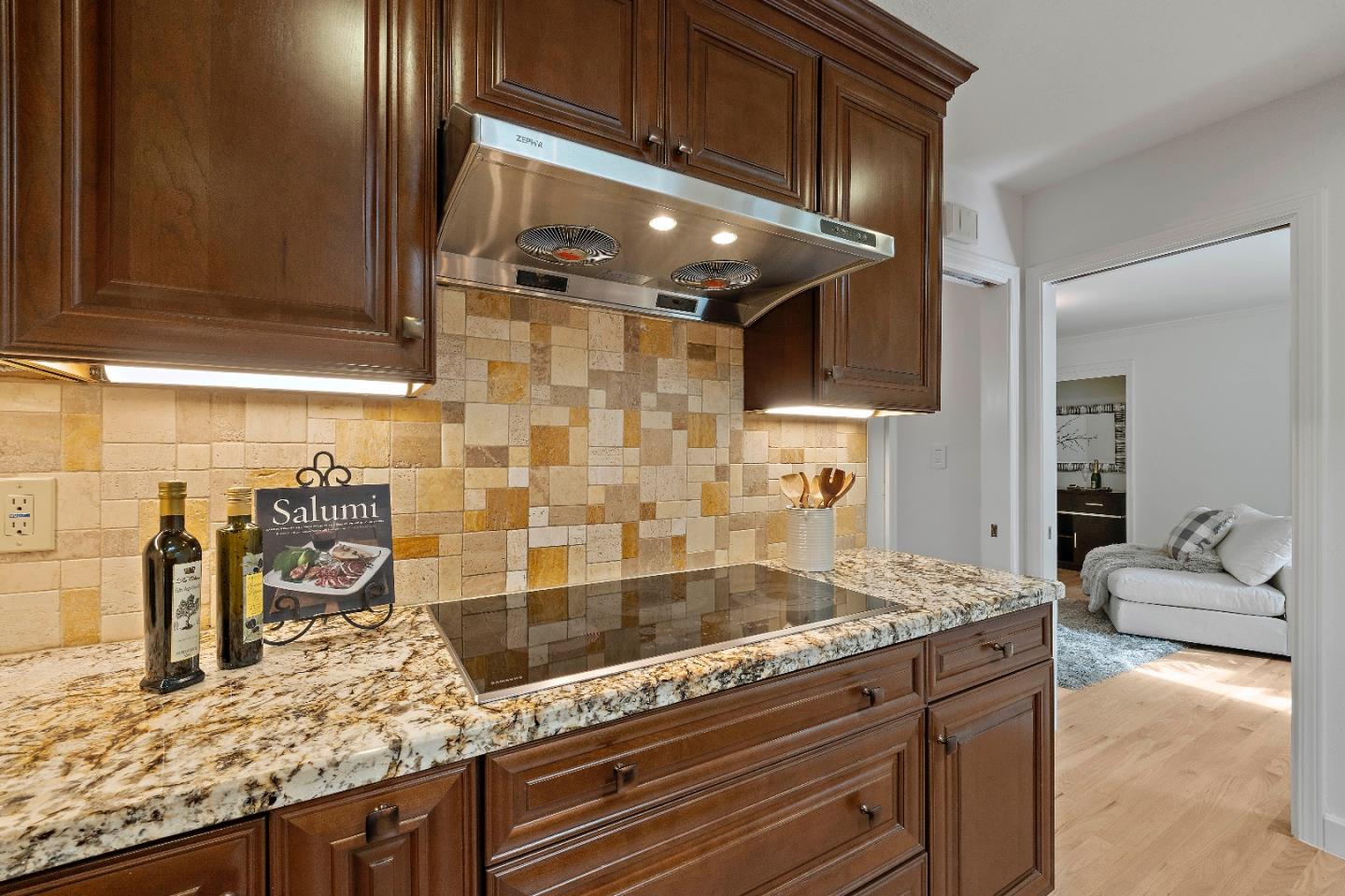 Detail Gallery Image 6 of 34 For 3825 Woodford Dr, San Jose,  CA 95124 - 4 Beds | 2 Baths