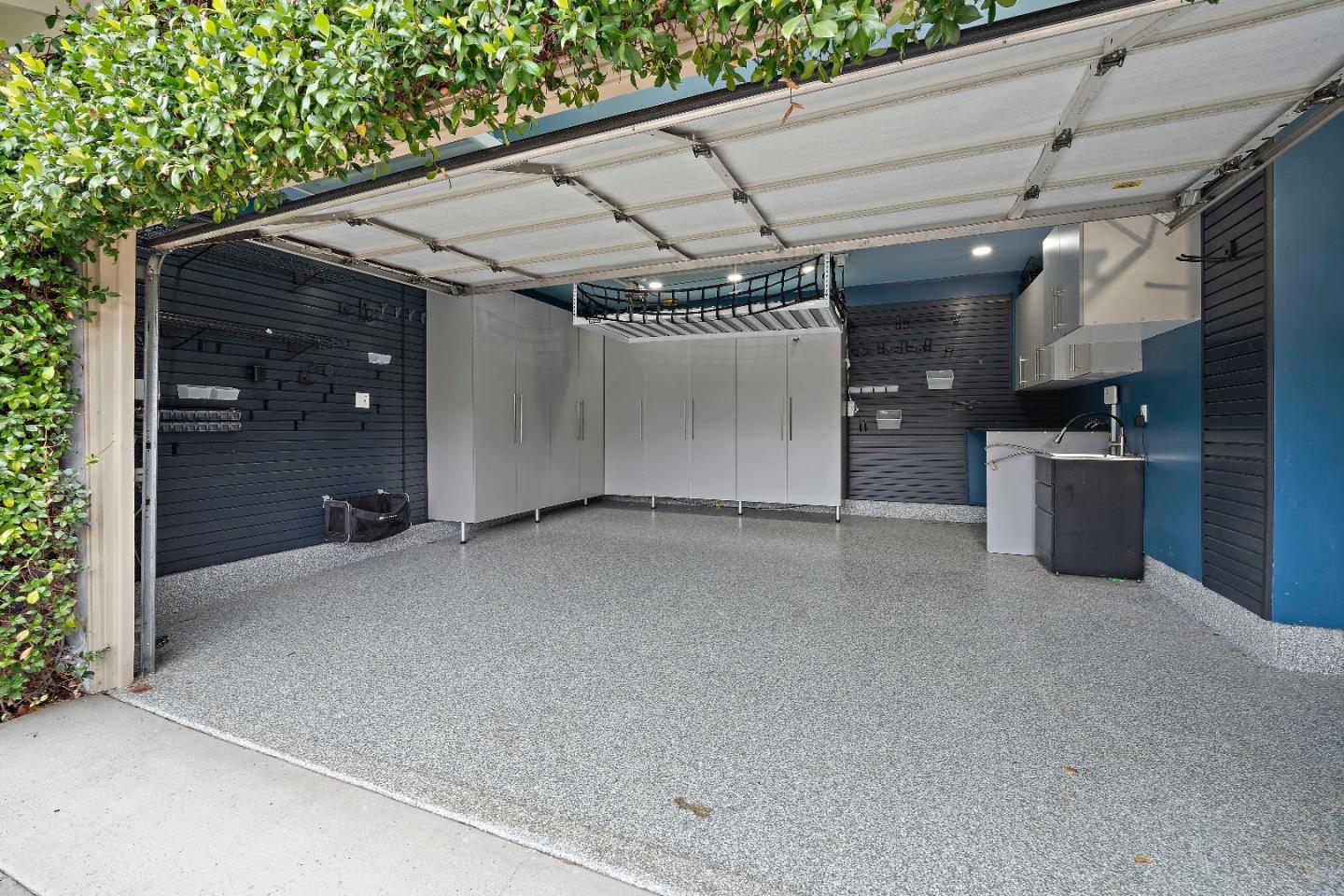 Detail Gallery Image 9 of 34 For 3825 Woodford Dr, San Jose,  CA 95124 - 4 Beds | 2 Baths