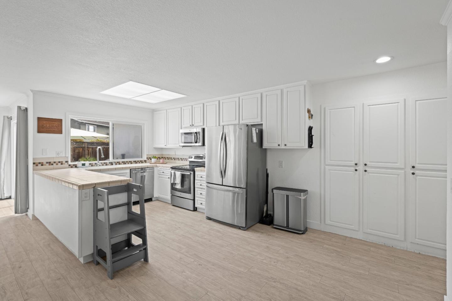 Detail Gallery Image 14 of 60 For 7210 Yorktown Dr, Gilroy,  CA 95020 - 4 Beds | 2 Baths
