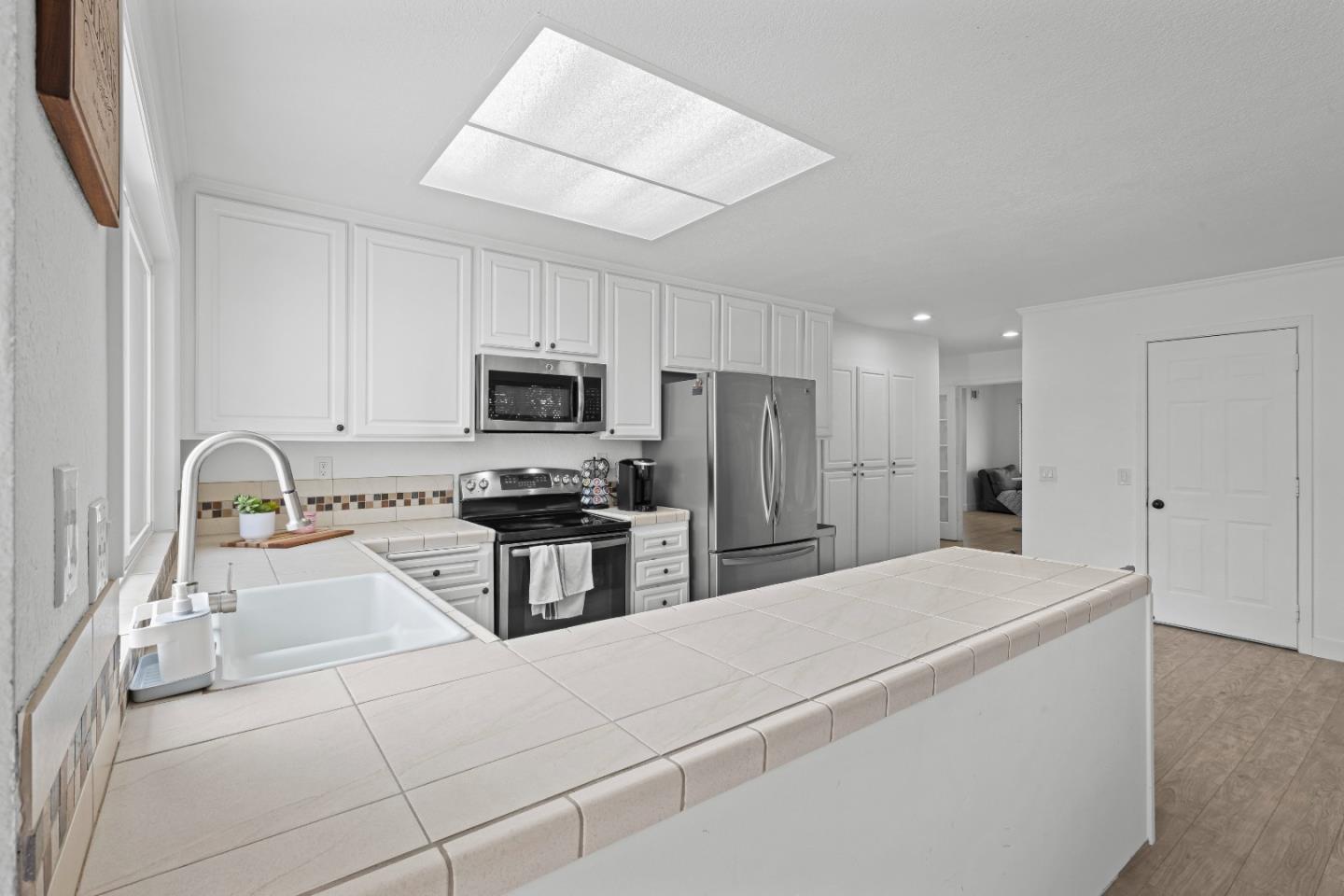 Detail Gallery Image 15 of 60 For 7210 Yorktown Dr, Gilroy,  CA 95020 - 4 Beds | 2 Baths