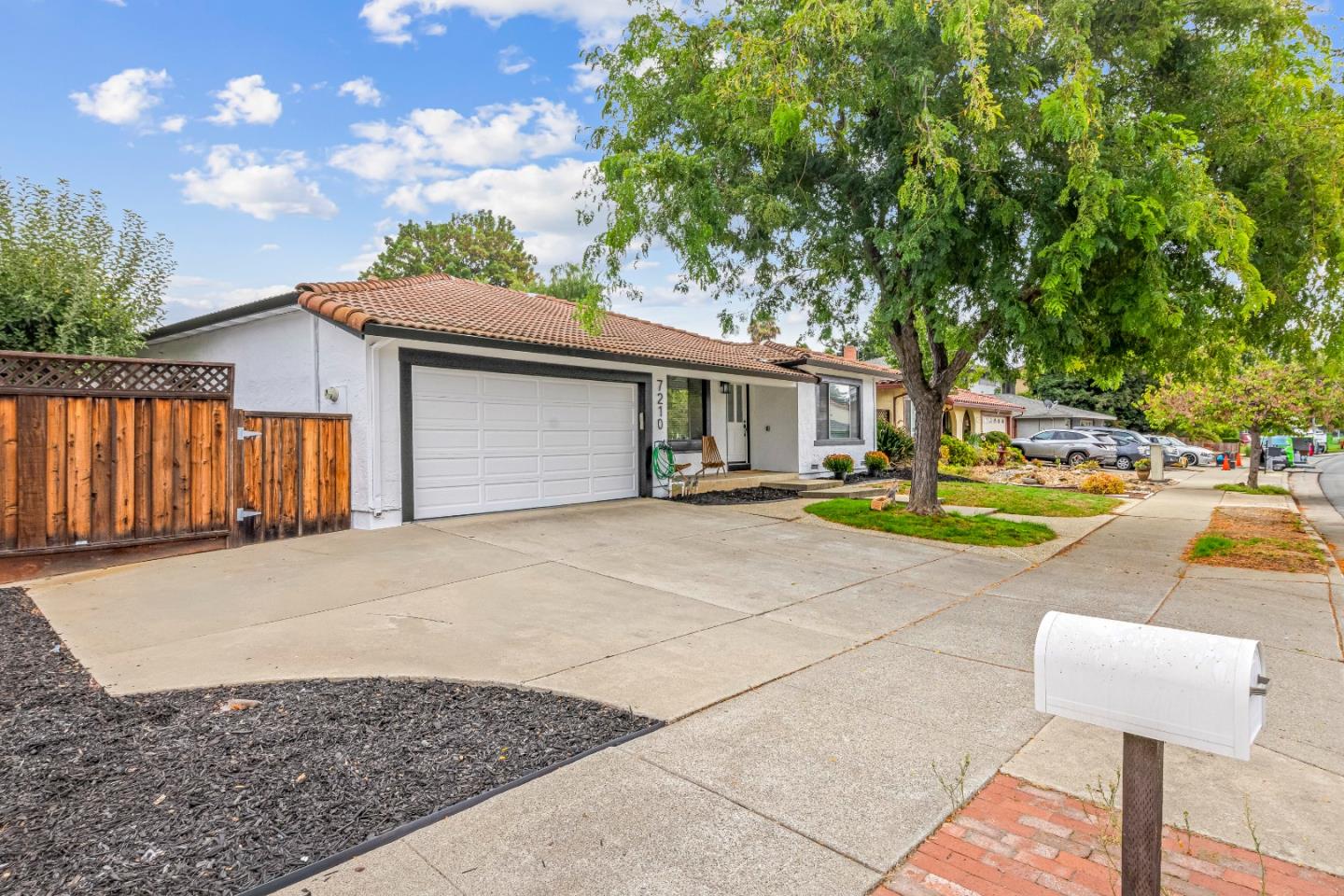 Detail Gallery Image 4 of 60 For 7210 Yorktown Dr, Gilroy,  CA 95020 - 4 Beds | 2 Baths