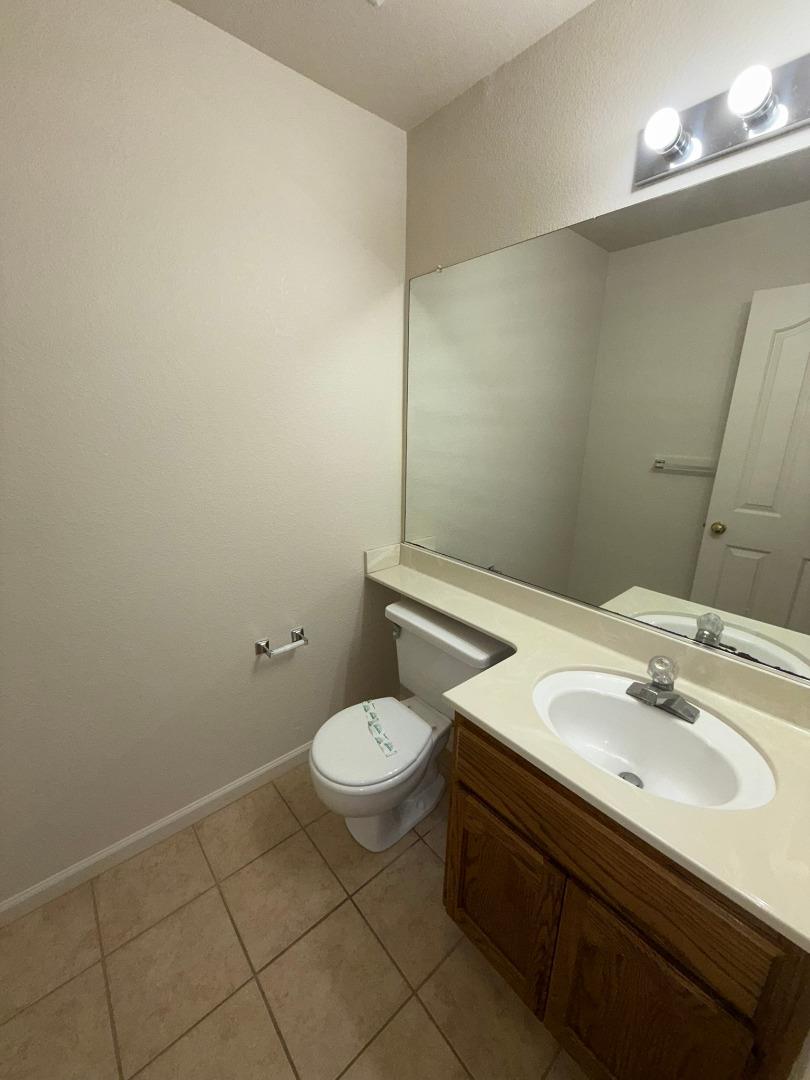 Detail Gallery Image 10 of 32 For 794 Danbury St, Salinas,  CA 93906 - 4 Beds | 2/1 Baths