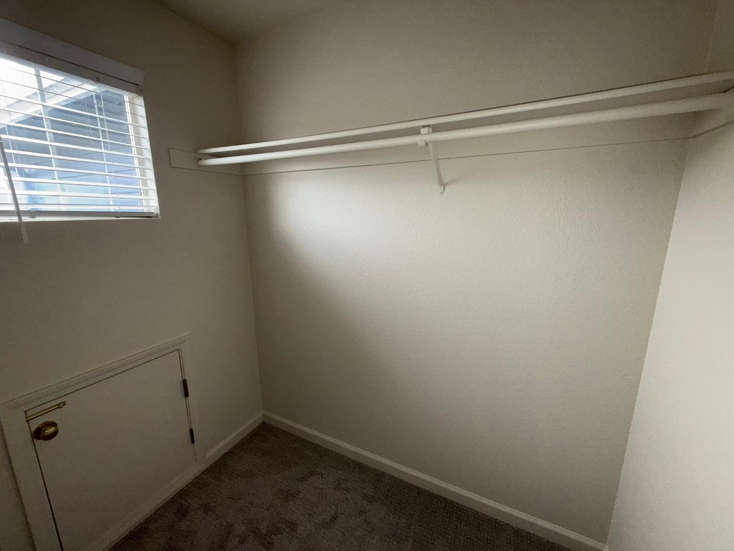 Detail Gallery Image 15 of 32 For 794 Danbury St, Salinas,  CA 93906 - 4 Beds | 2/1 Baths