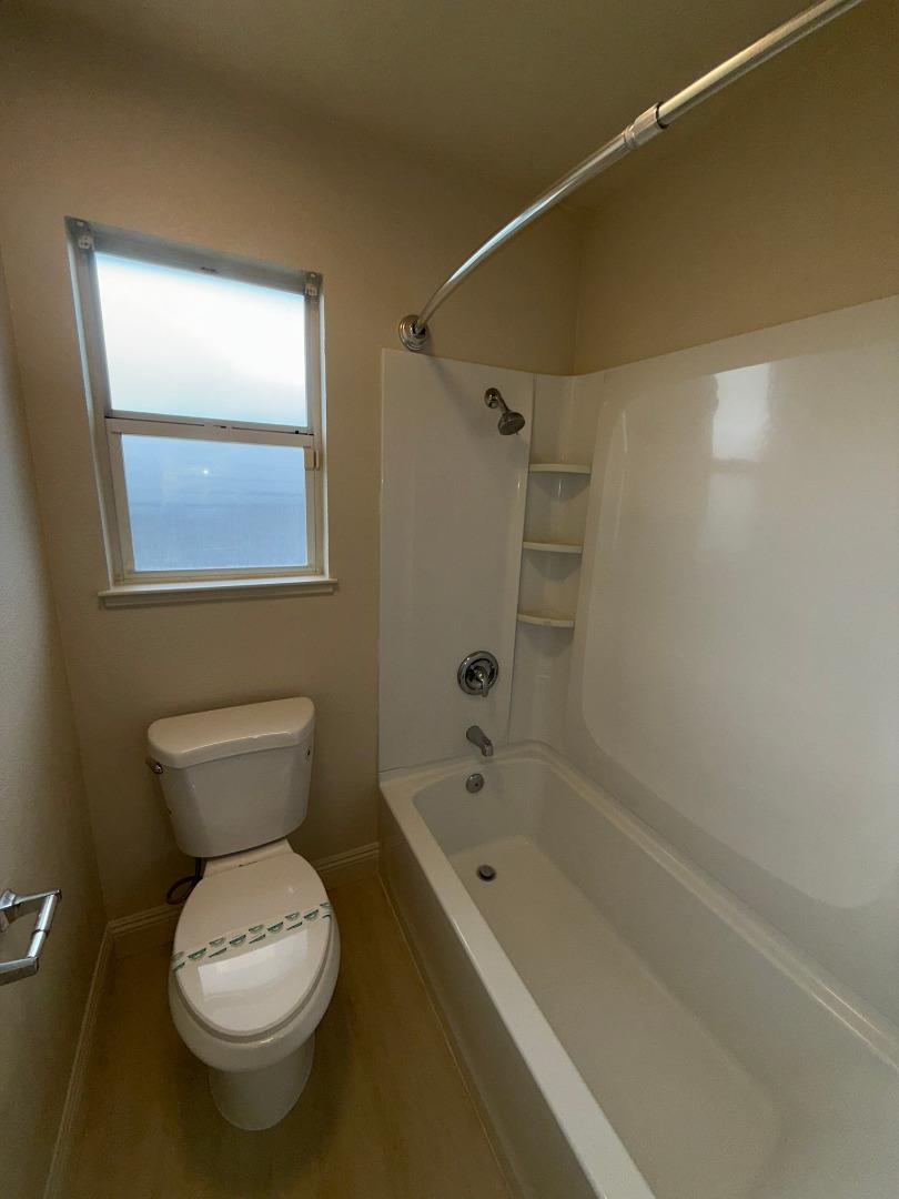 Detail Gallery Image 18 of 32 For 794 Danbury St, Salinas,  CA 93906 - 4 Beds | 2/1 Baths