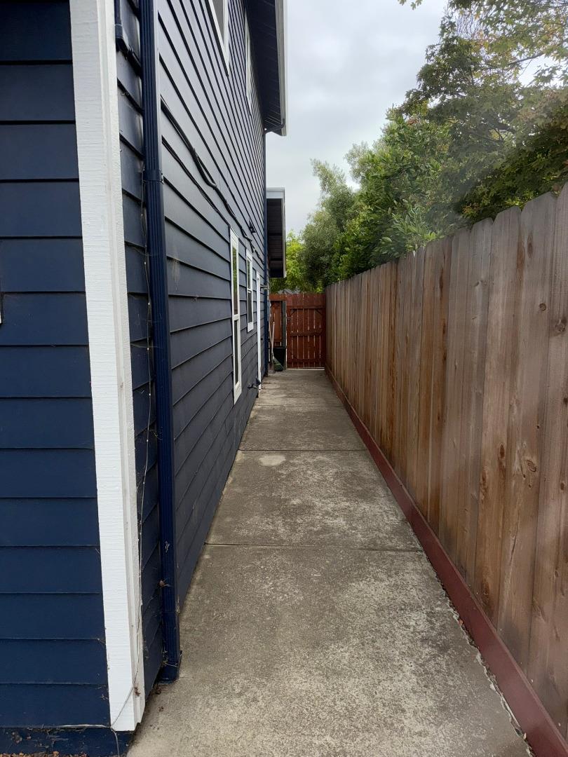 Detail Gallery Image 27 of 32 For 794 Danbury St, Salinas,  CA 93906 - 4 Beds | 2/1 Baths