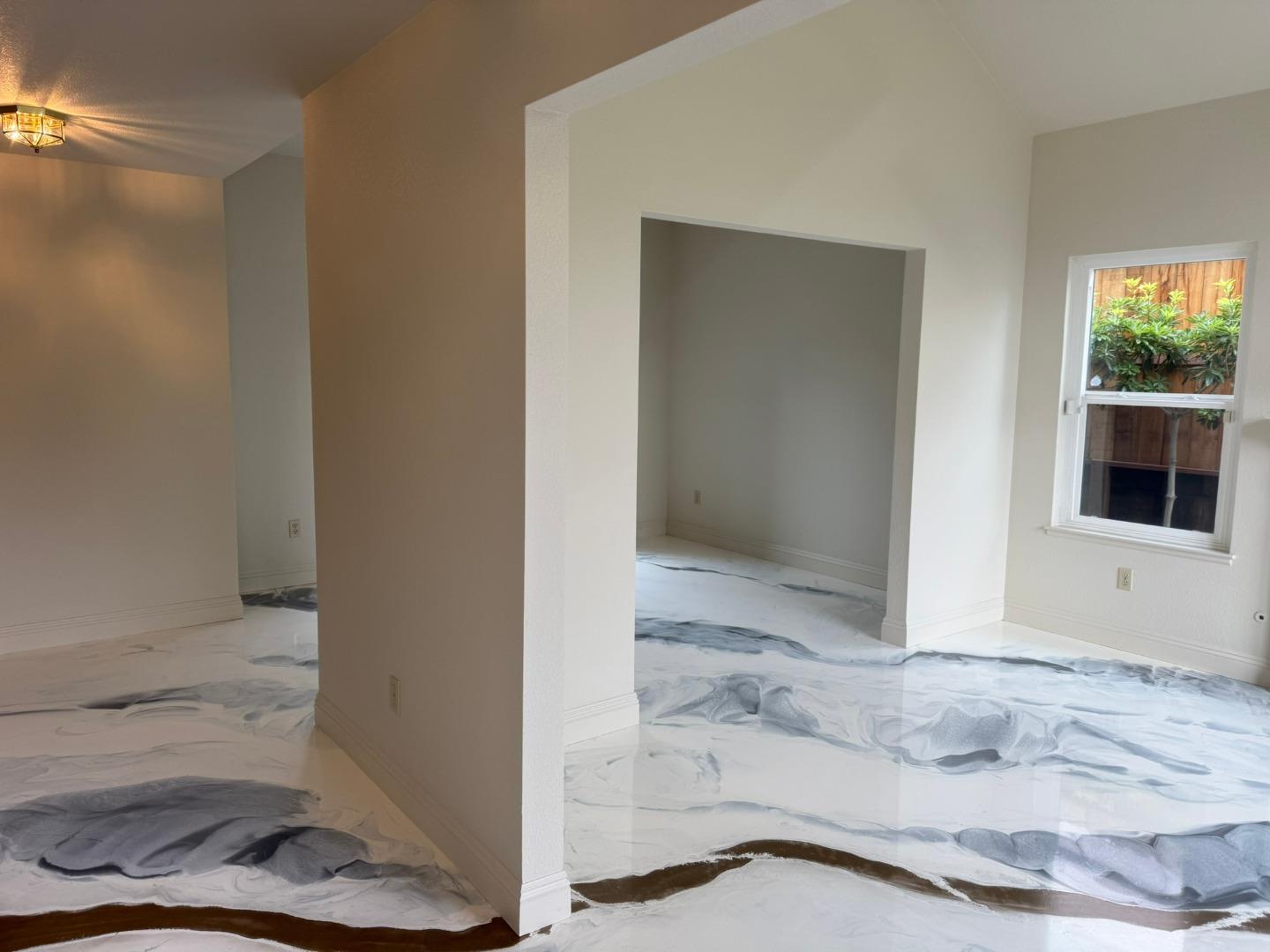 Detail Gallery Image 4 of 32 For 794 Danbury St, Salinas,  CA 93906 - 4 Beds | 2/1 Baths