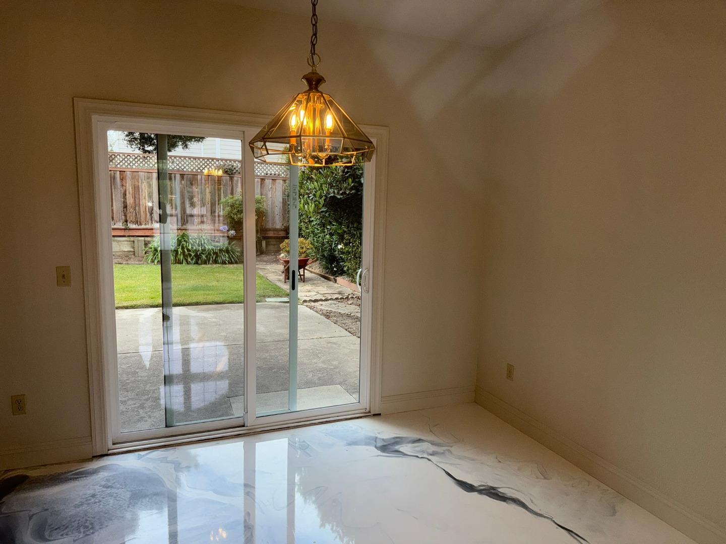 Detail Gallery Image 6 of 32 For 794 Danbury St, Salinas,  CA 93906 - 4 Beds | 2/1 Baths