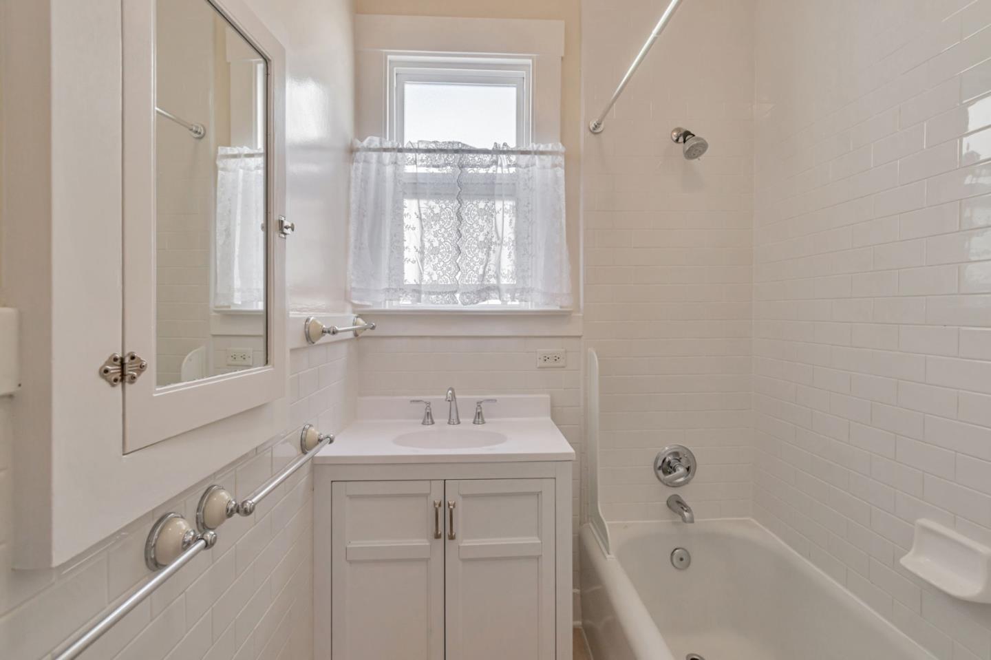 Detail Gallery Image 21 of 33 For 2356 33rd Ave, San Francisco,  CA 94116 - 2 Beds | 2 Baths