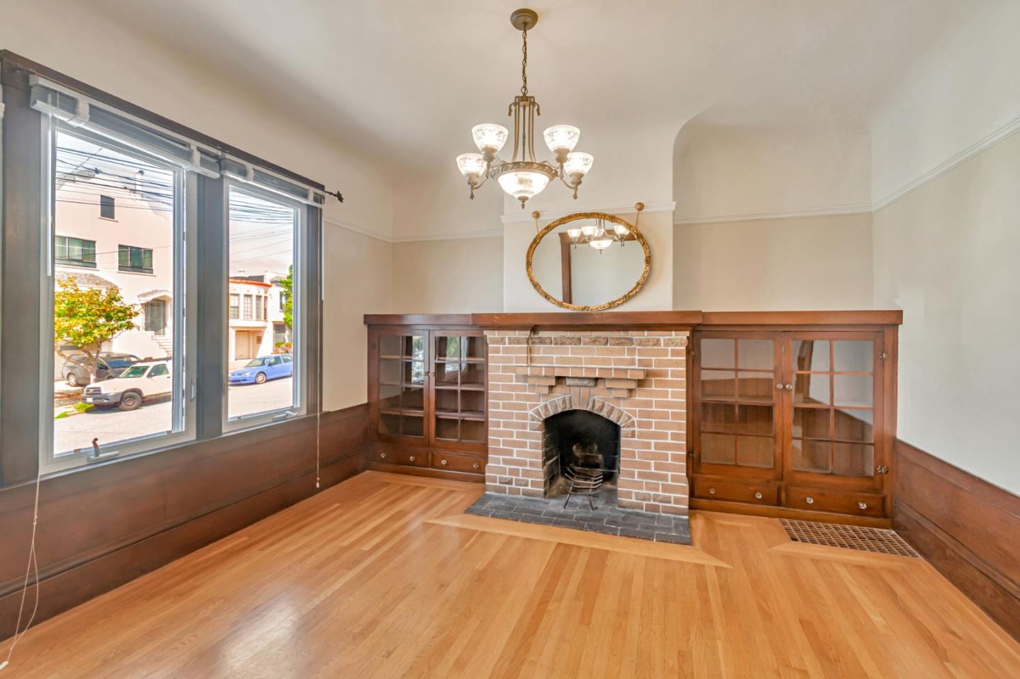 Detail Gallery Image 3 of 33 For 2356 33rd Ave, San Francisco,  CA 94116 - 2 Beds | 2 Baths