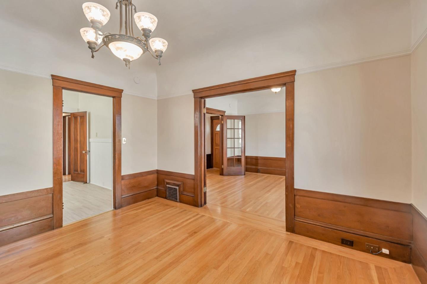 Detail Gallery Image 5 of 33 For 2356 33rd Ave, San Francisco,  CA 94116 - 2 Beds | 2 Baths