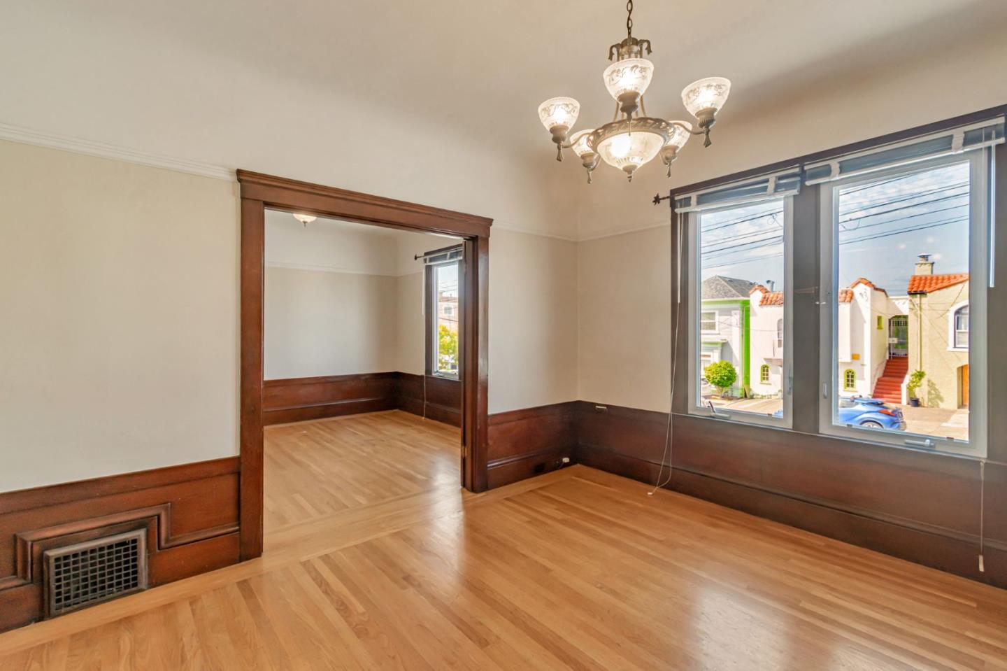 Detail Gallery Image 6 of 33 For 2356 33rd Ave, San Francisco,  CA 94116 - 2 Beds | 2 Baths