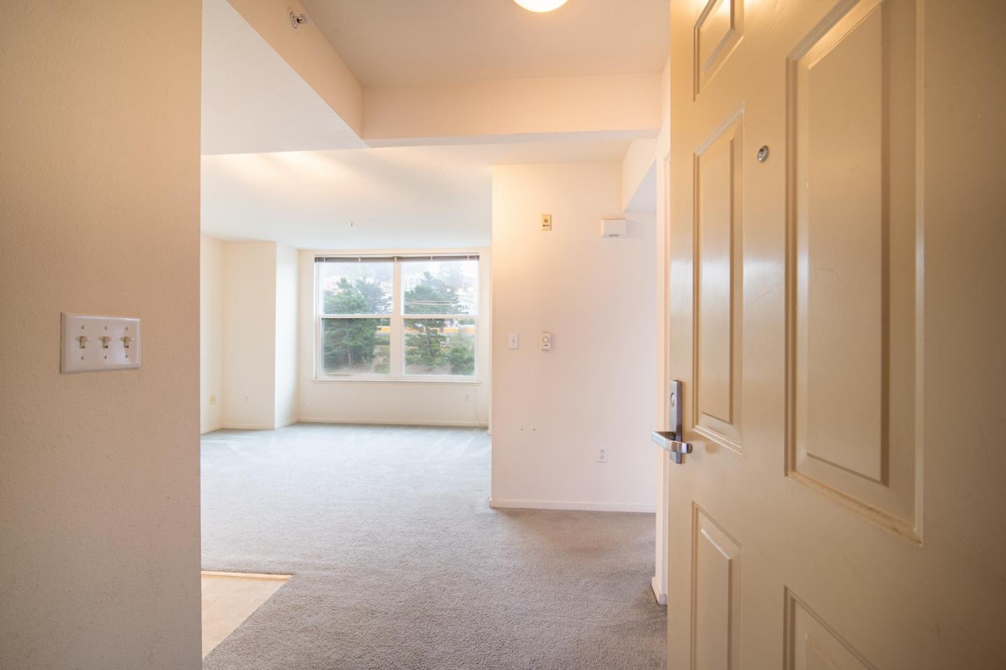 Detail Gallery Image 4 of 33 For 8200 Oceanview Ter #412,  San Francisco,  CA 94132 - 1 Beds | 1 Baths
