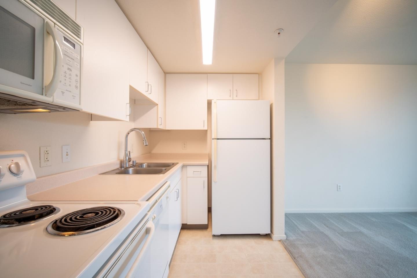 Detail Gallery Image 5 of 33 For 8200 Oceanview Ter #412,  San Francisco,  CA 94132 - 1 Beds | 1 Baths