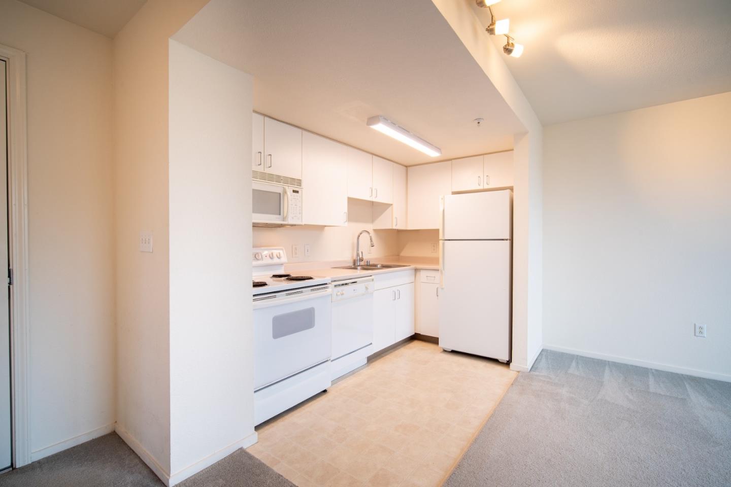 Detail Gallery Image 6 of 33 For 8200 Oceanview Ter #412,  San Francisco,  CA 94132 - 1 Beds | 1 Baths