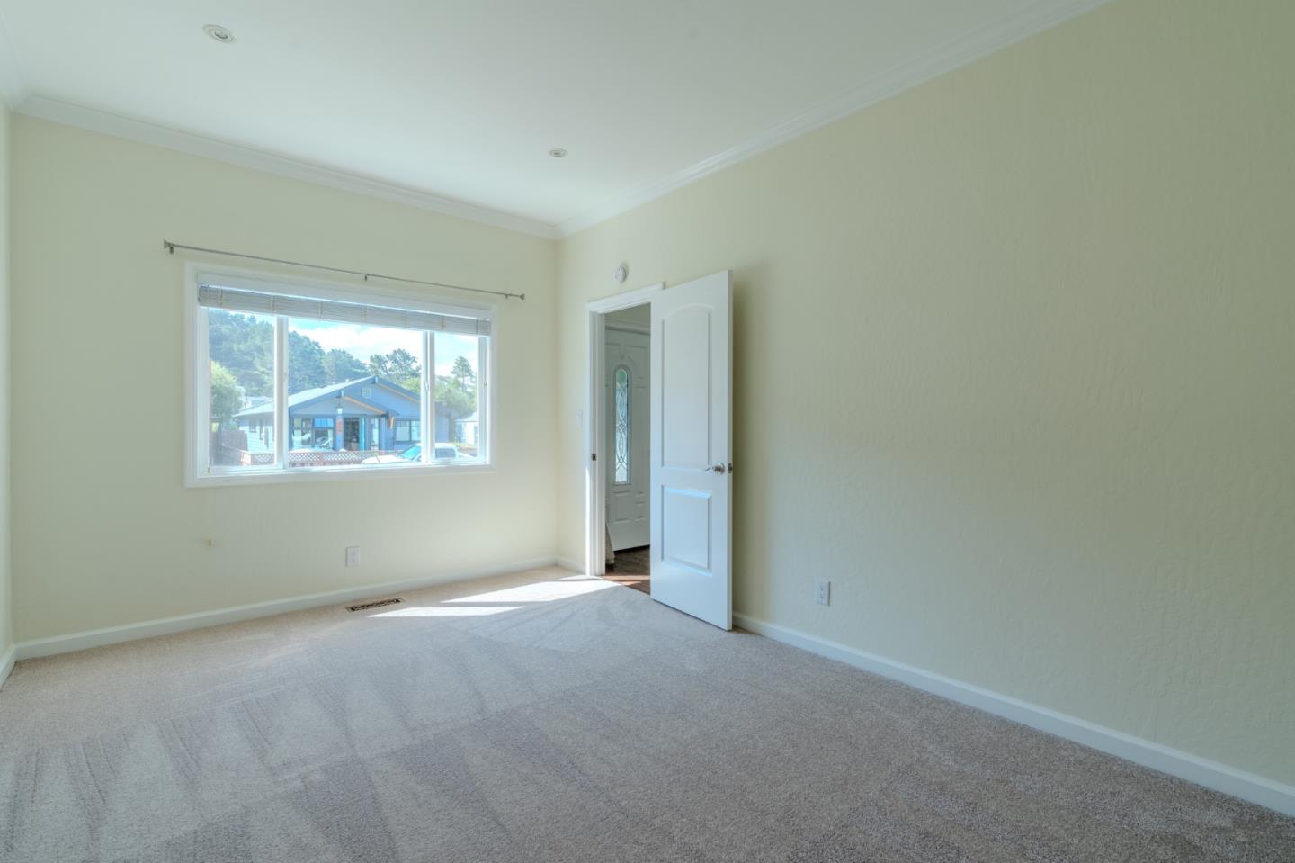 Detail Gallery Image 12 of 19 For 369 Pacific Ave, Pacifica,  CA 94044 - 2 Beds | 1 Baths