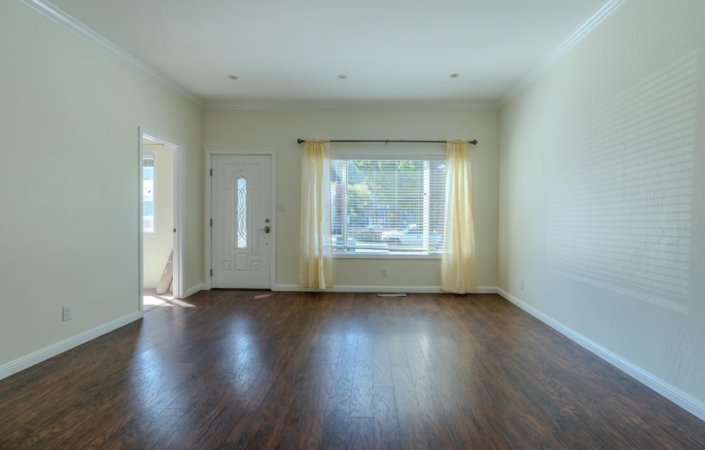 Detail Gallery Image 6 of 19 For 369 Pacific Ave, Pacifica,  CA 94044 - 2 Beds | 1 Baths