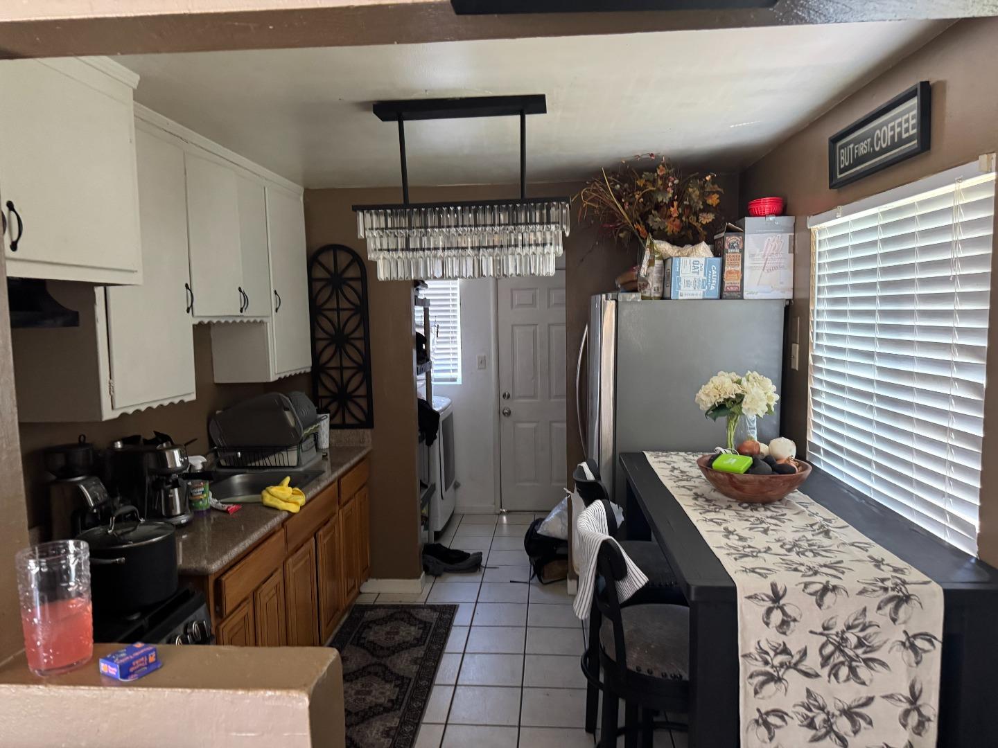 Detail Gallery Image 4 of 8 For 934 7th Ave, Redwood City,  CA 94063 - – Beds | – Baths