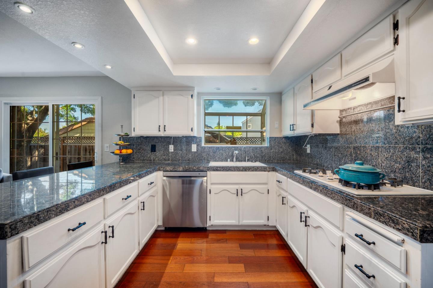 Detail Gallery Image 12 of 39 For 815 Oak Park Dr, Morgan Hill,  CA 95037 - 4 Beds | 2/1 Baths