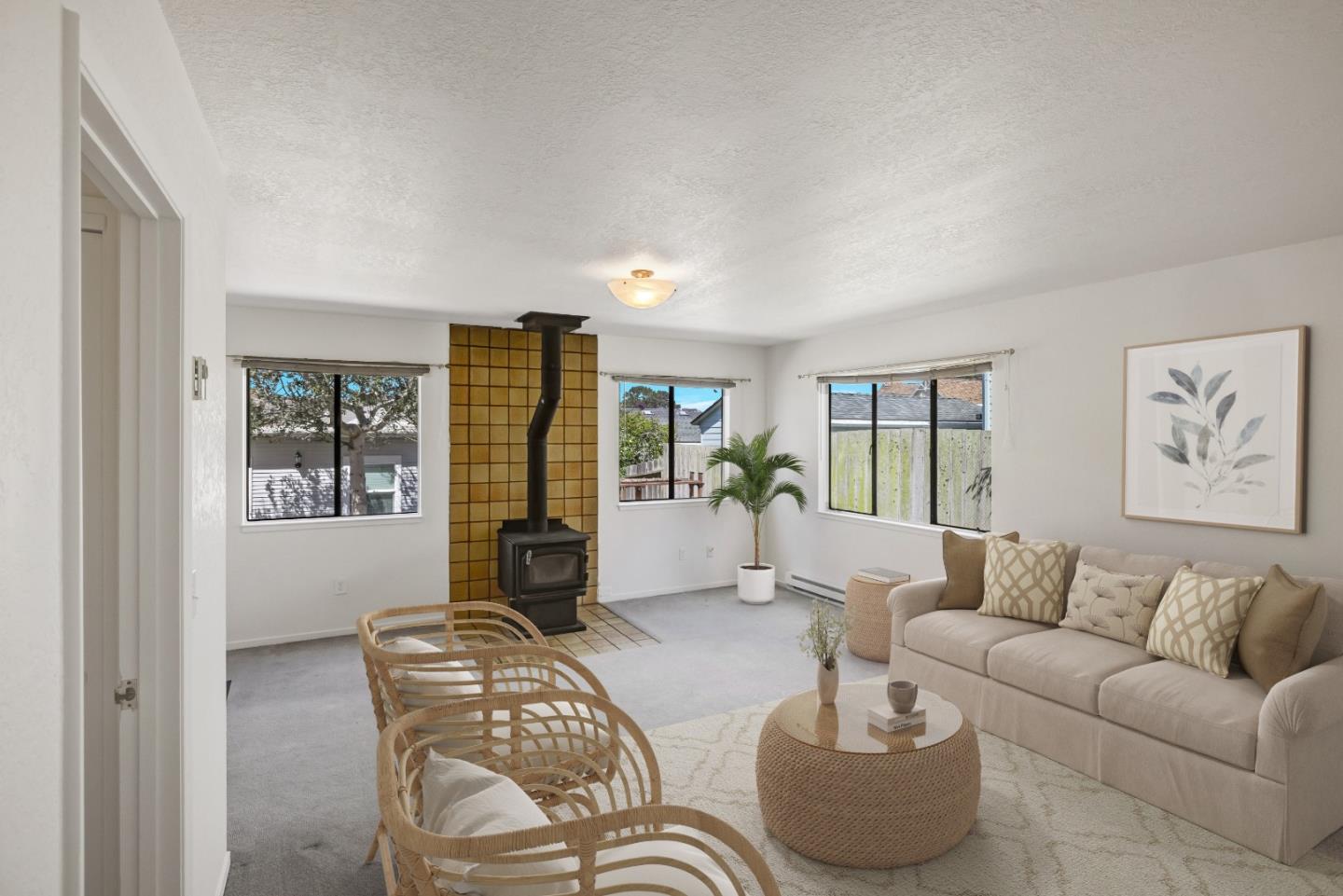 Detail Gallery Image 11 of 39 For 213 15th St, Pacific Grove,  CA 93950 - 3 Beds | 1/1 Baths