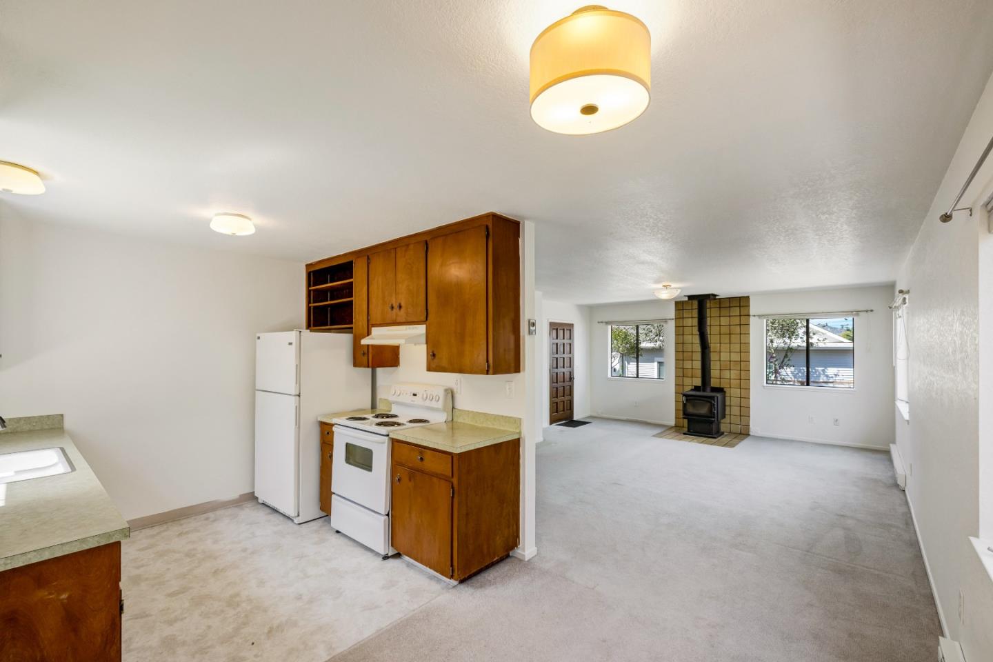 Detail Gallery Image 14 of 39 For 213 15th St, Pacific Grove,  CA 93950 - 3 Beds | 1/1 Baths