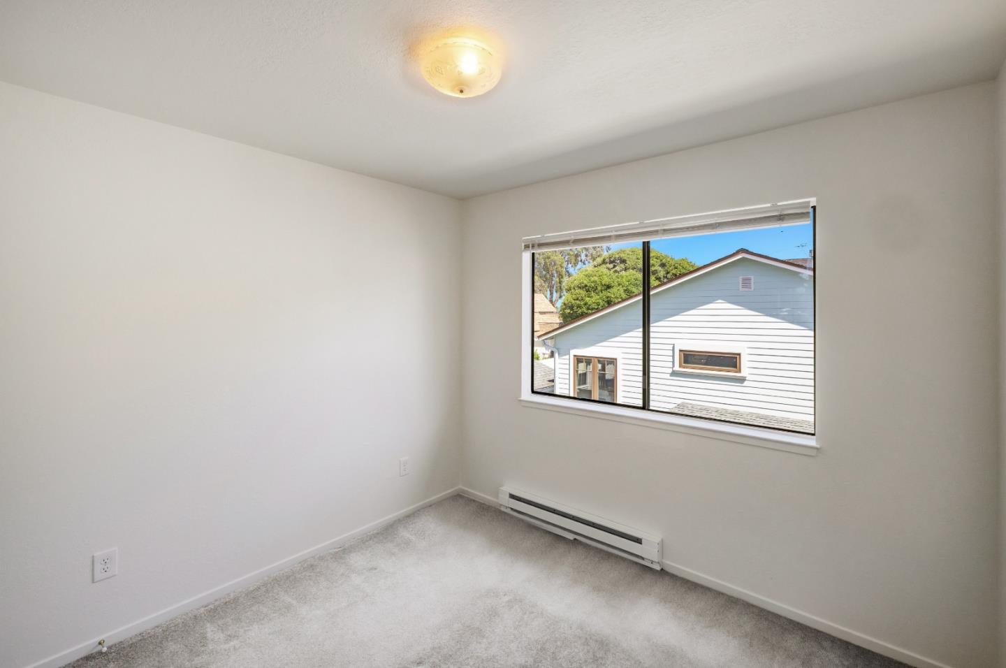Detail Gallery Image 19 of 39 For 213 15th St, Pacific Grove,  CA 93950 - 3 Beds | 1/1 Baths