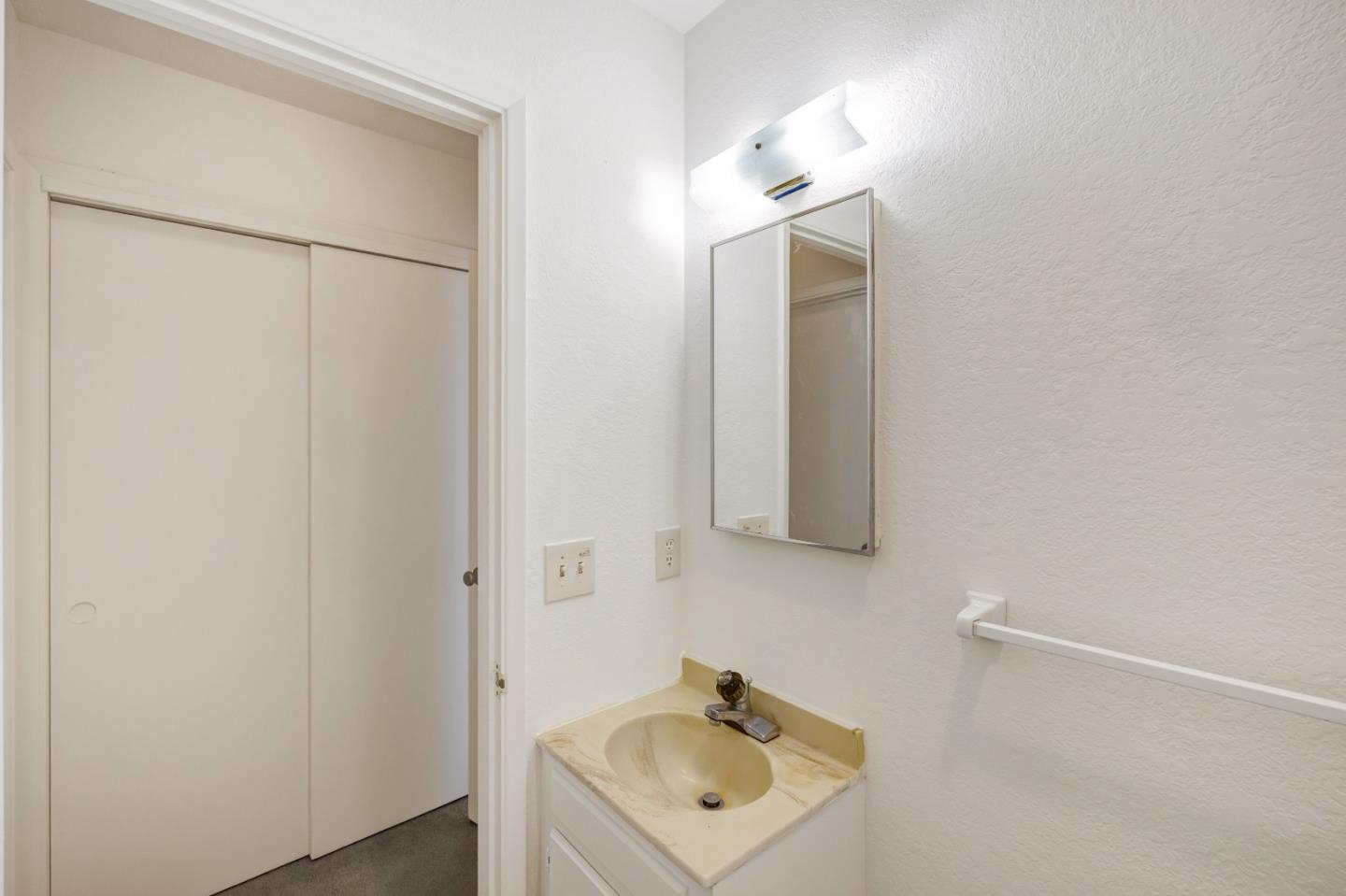 Detail Gallery Image 24 of 39 For 213 15th St, Pacific Grove,  CA 93950 - 3 Beds | 1/1 Baths