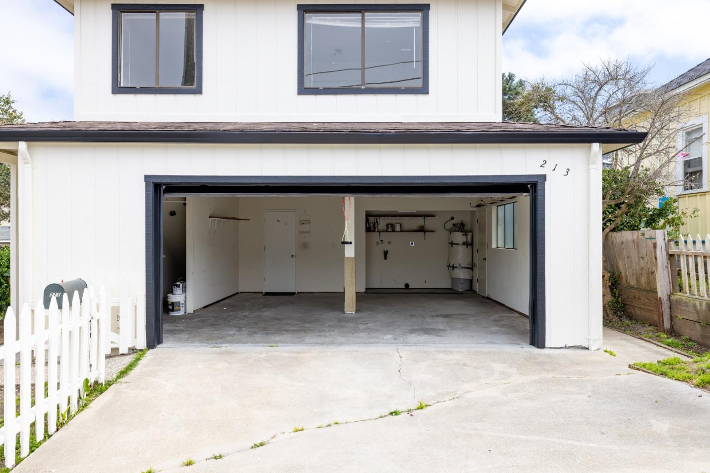 Detail Gallery Image 27 of 39 For 213 15th St, Pacific Grove,  CA 93950 - 3 Beds | 1/1 Baths