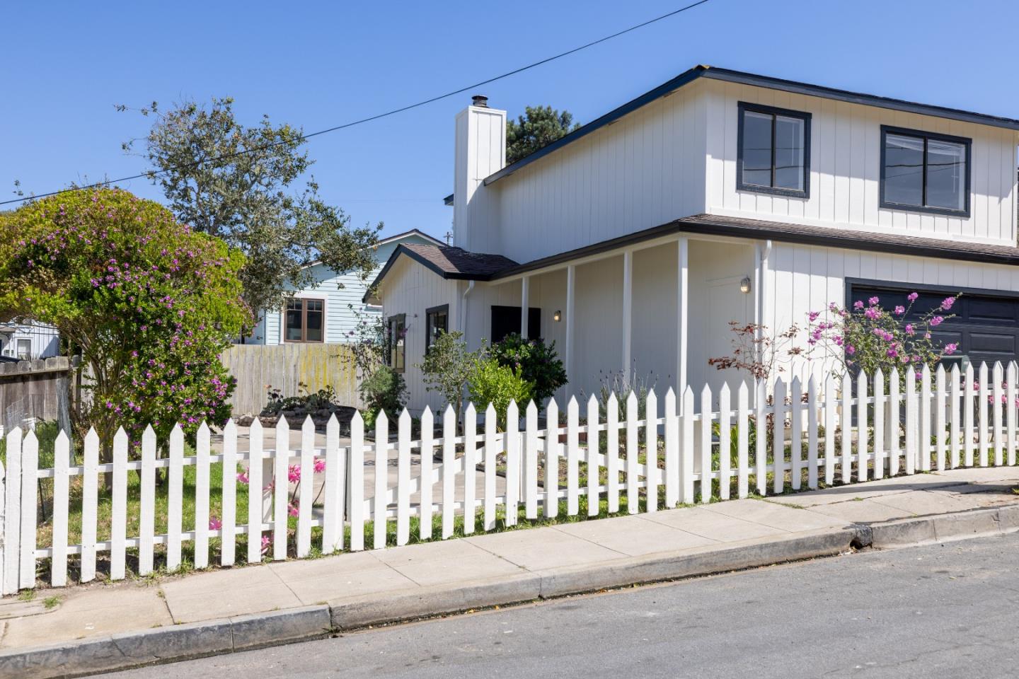 Detail Gallery Image 30 of 39 For 213 15th St, Pacific Grove,  CA 93950 - 3 Beds | 1/1 Baths