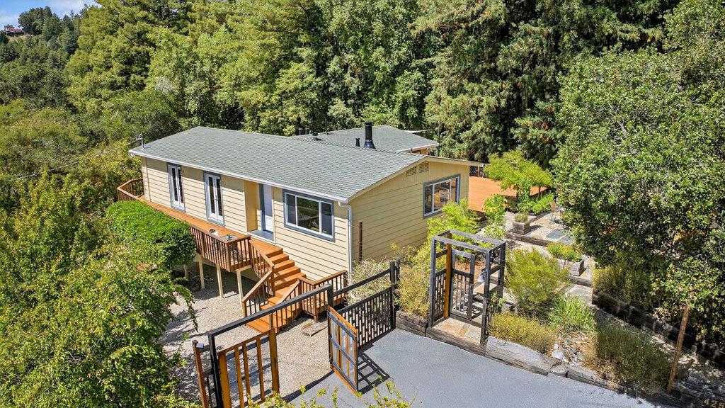Detail Gallery Image 4 of 54 For 425 Eagle Rd, Scotts Valley,  CA 95066 - 3 Beds | 2 Baths