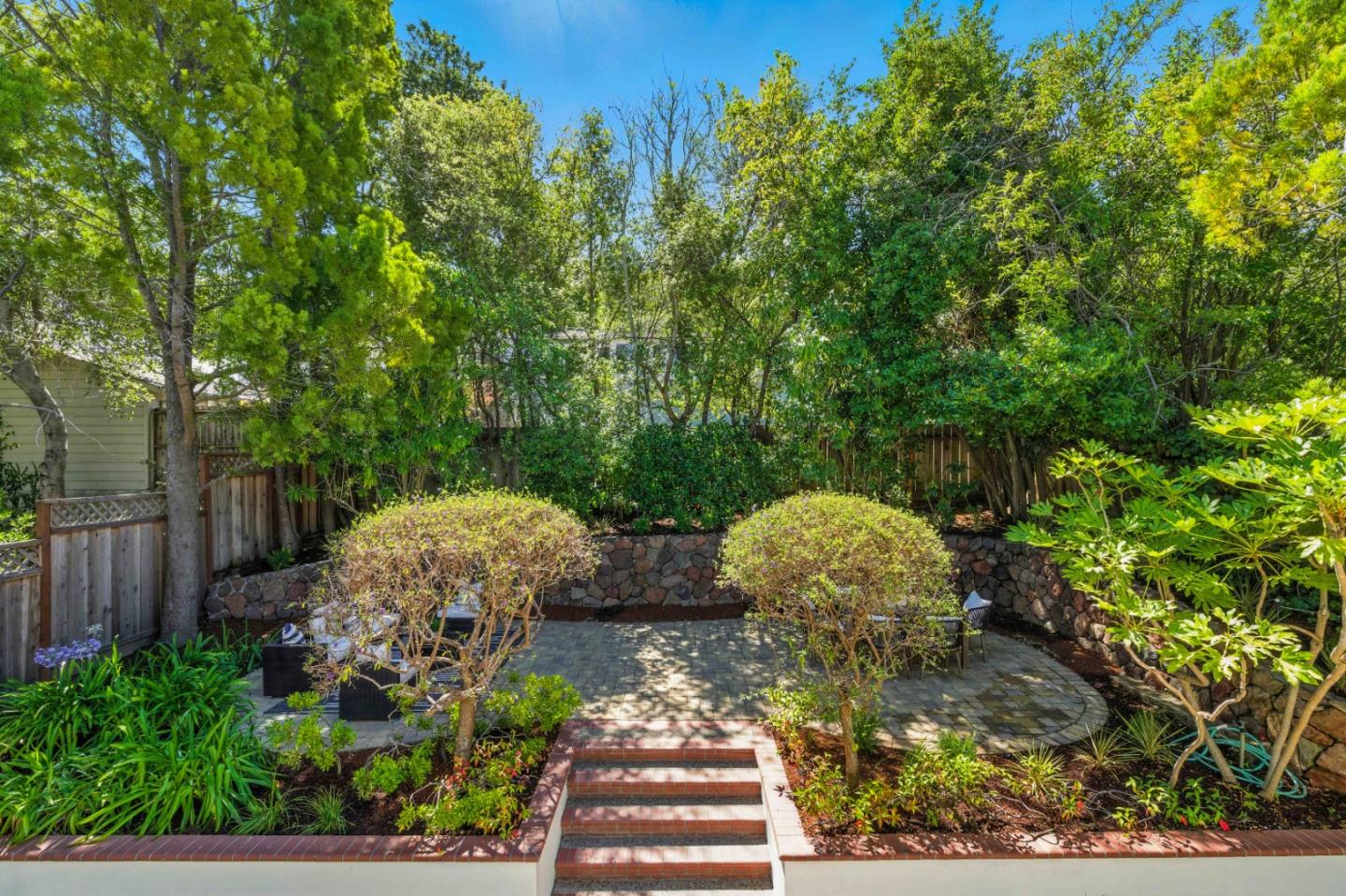 Detail Gallery Image 22 of 55 For 2235 Carmelita Dr, San Carlos,  CA 94070 - 4 Beds | 3/1 Baths
