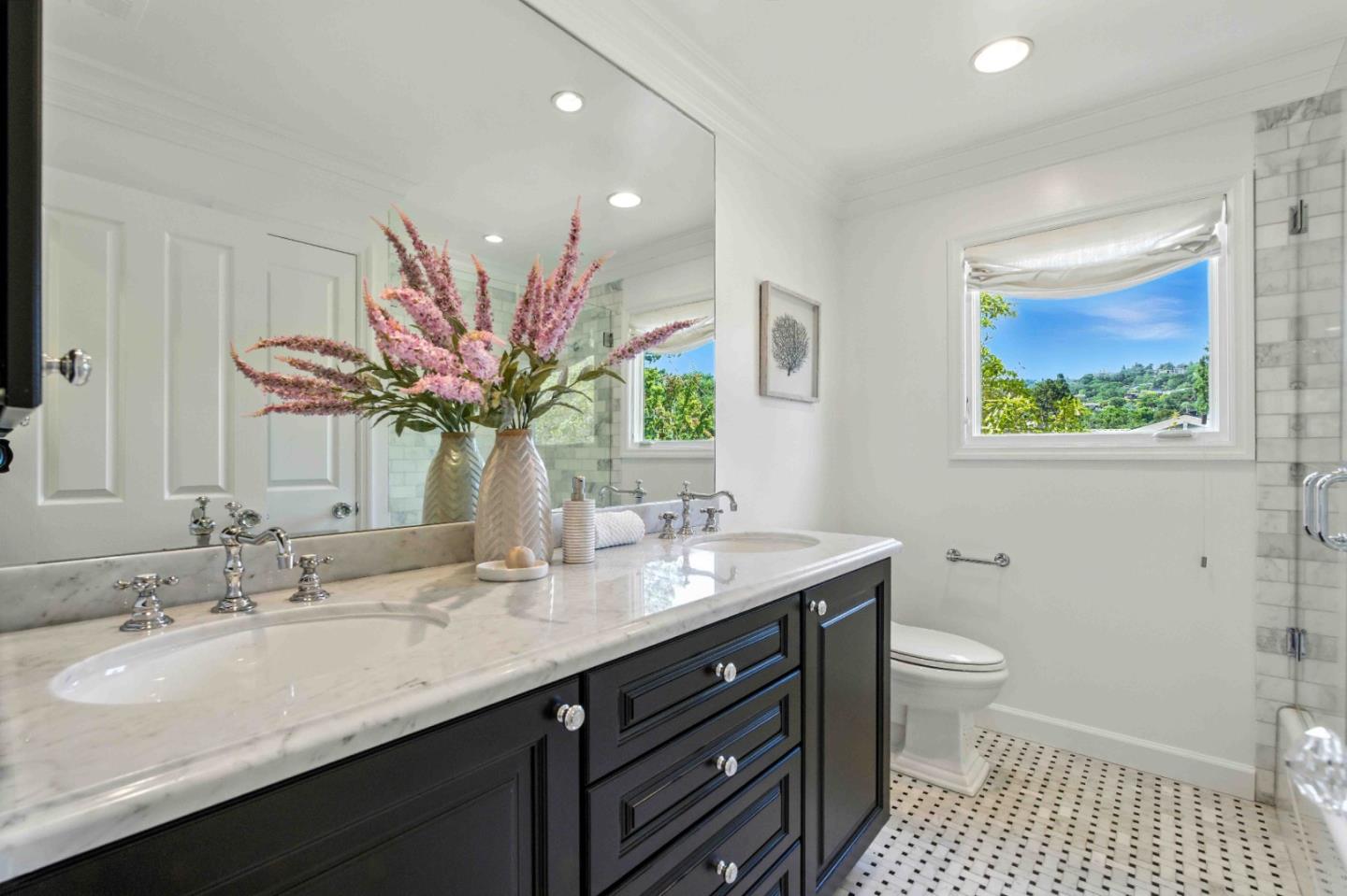 Detail Gallery Image 36 of 55 For 2235 Carmelita Dr, San Carlos,  CA 94070 - 4 Beds | 3/1 Baths