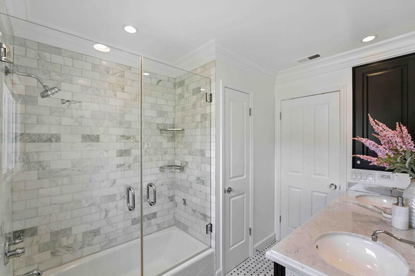 Detail Gallery Image 37 of 55 For 2235 Carmelita Dr, San Carlos,  CA 94070 - 4 Beds | 3/1 Baths