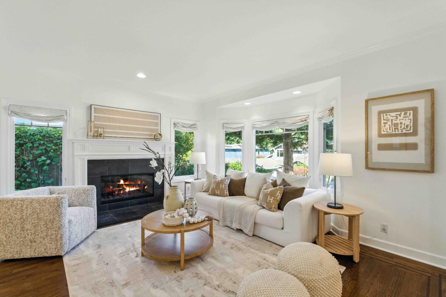 Detail Gallery Image 4 of 55 For 2235 Carmelita Dr, San Carlos,  CA 94070 - 4 Beds | 3/1 Baths