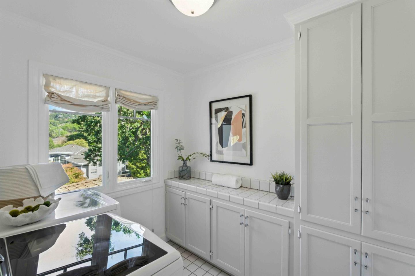 Detail Gallery Image 41 of 55 For 2235 Carmelita Dr, San Carlos,  CA 94070 - 4 Beds | 3/1 Baths