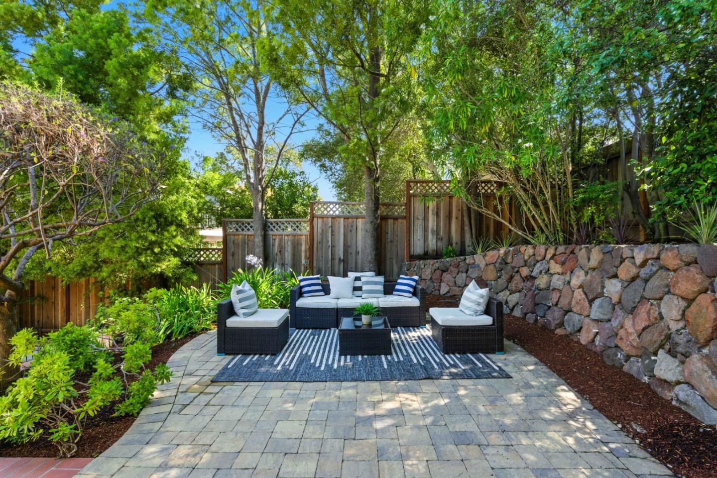 Detail Gallery Image 44 of 55 For 2235 Carmelita Dr, San Carlos,  CA 94070 - 4 Beds | 3/1 Baths