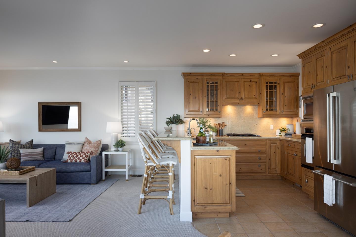 Detail Gallery Image 10 of 32 For 4840 Cliff Dr, Capitola,  CA 95010 - 2 Beds | 2 Baths