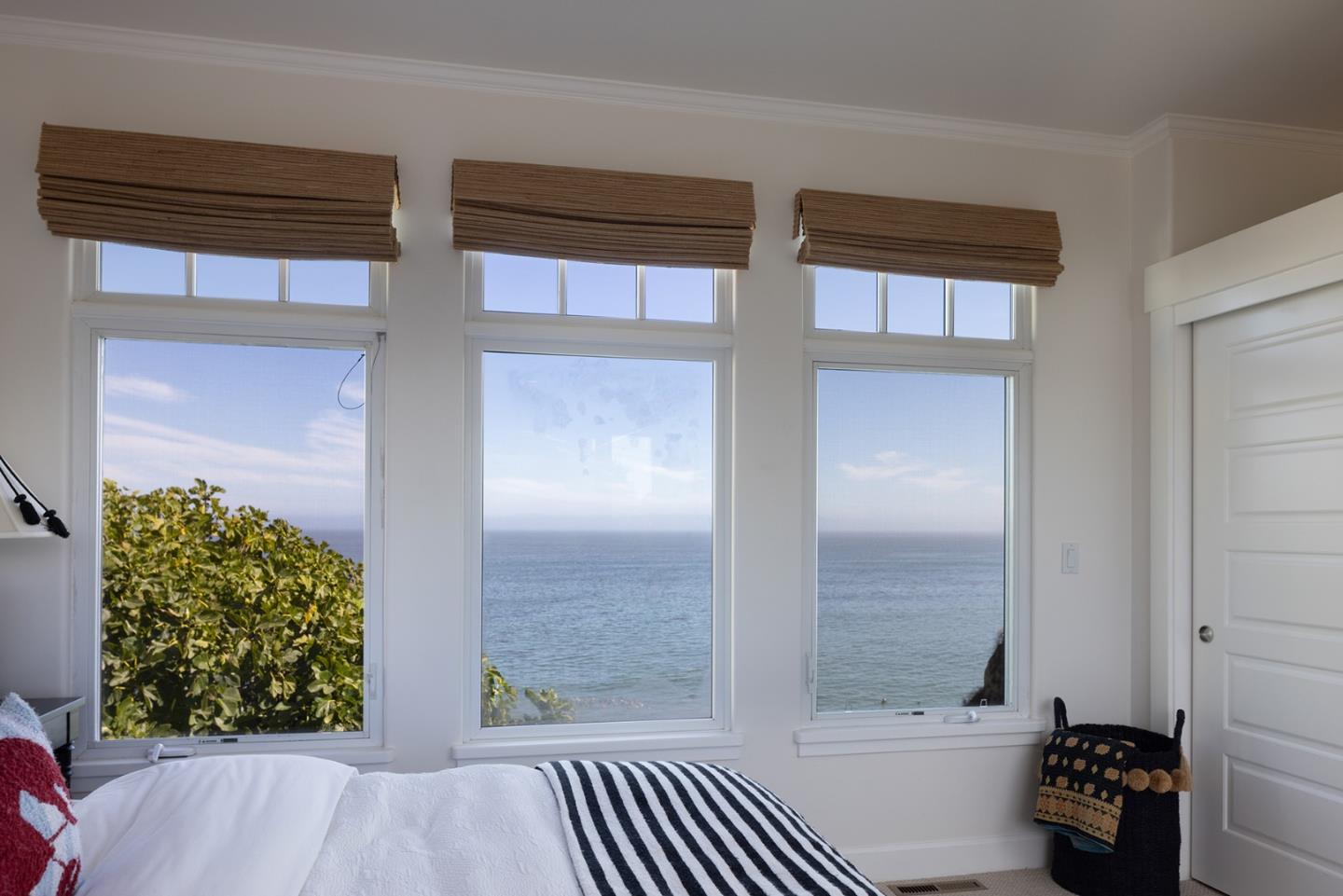 Detail Gallery Image 16 of 32 For 4840 Cliff Dr, Capitola,  CA 95010 - 2 Beds | 2 Baths