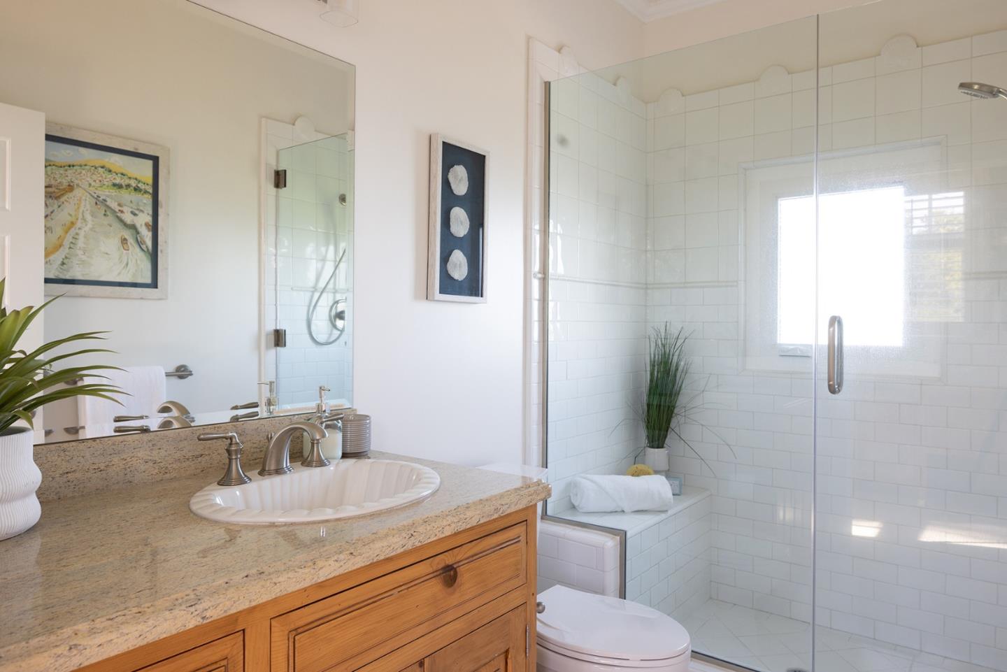 Detail Gallery Image 17 of 32 For 4840 Cliff Dr, Capitola,  CA 95010 - 2 Beds | 2 Baths