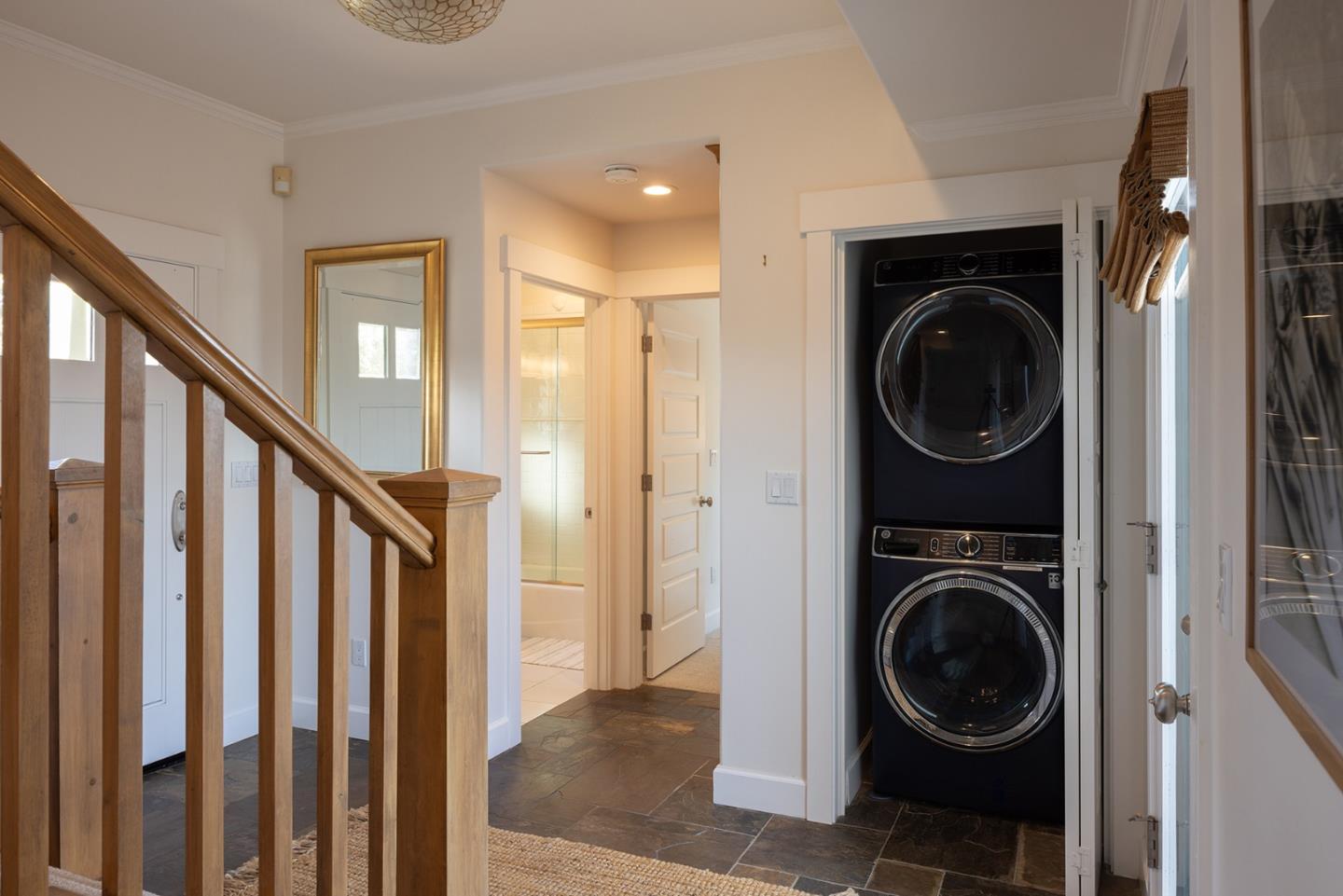 Detail Gallery Image 19 of 32 For 4840 Cliff Dr, Capitola,  CA 95010 - 2 Beds | 2 Baths