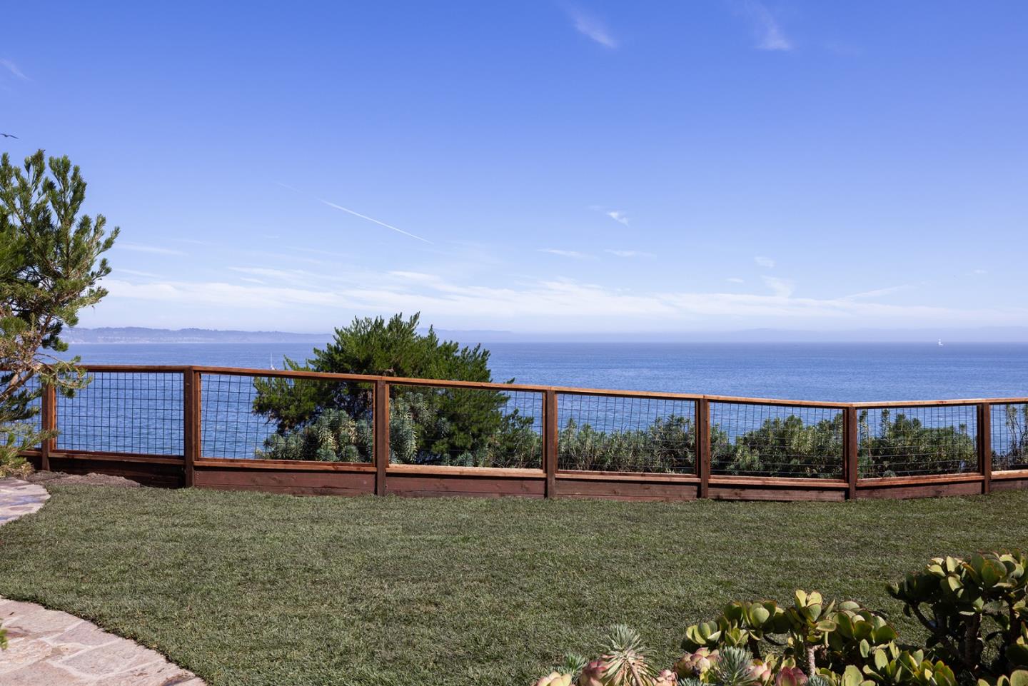 Detail Gallery Image 26 of 32 For 4840 Cliff Dr, Capitola,  CA 95010 - 2 Beds | 2 Baths
