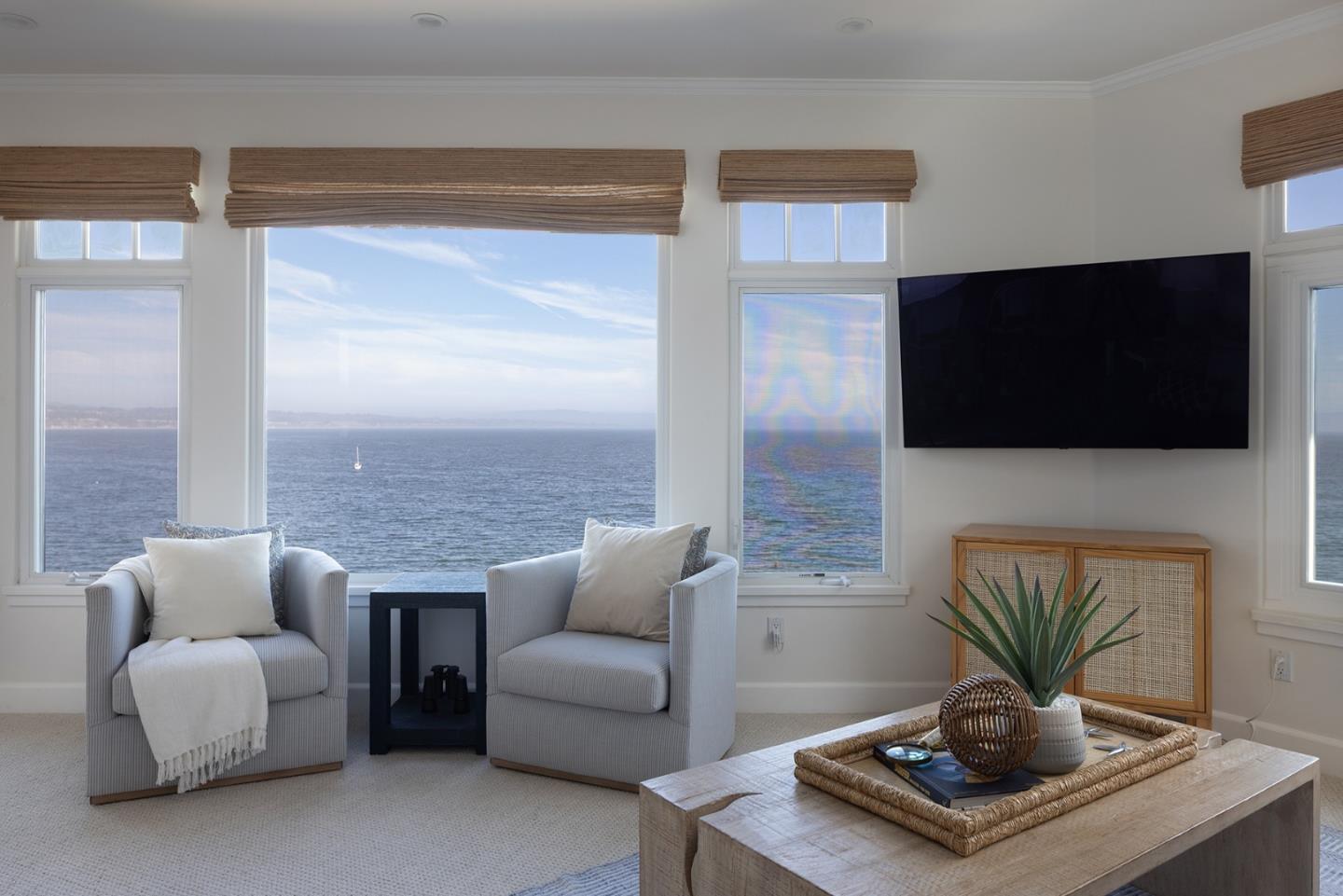 Detail Gallery Image 6 of 32 For 4840 Cliff Dr, Capitola,  CA 95010 - 2 Beds | 2 Baths