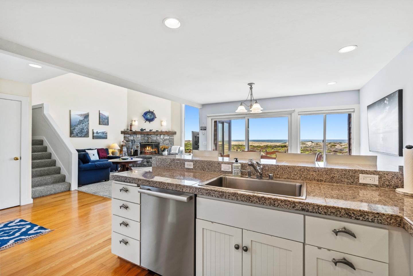 Detail Gallery Image 21 of 51 For 338 Monterey Dunes Way, Moss Landing,  CA 95039 - 3 Beds | 3 Baths