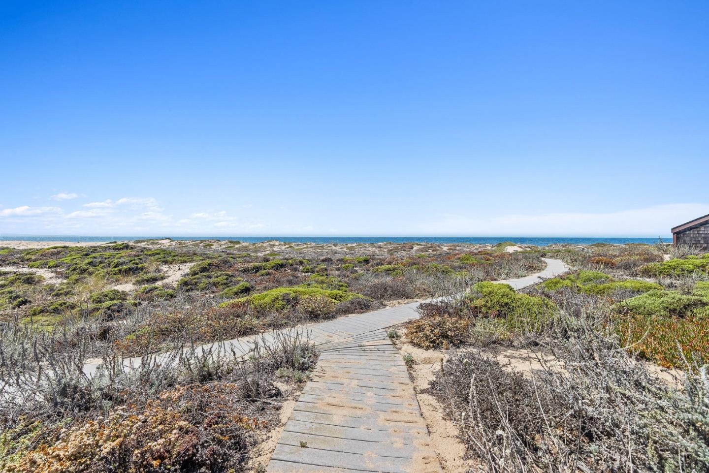 Detail Gallery Image 39 of 51 For 338 Monterey Dunes Way, Moss Landing,  CA 95039 - 3 Beds | 3 Baths