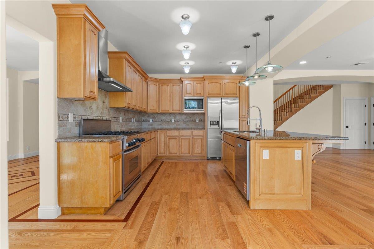 Detail Gallery Image 11 of 50 For 2100 Stone Ridge Dr, Royal Oaks,  CA 95076 - 4 Beds | 3/1 Baths