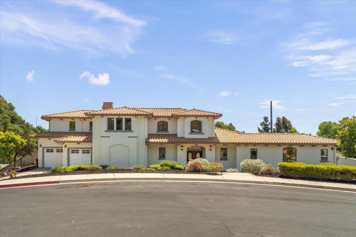Detail Gallery Image 3 of 50 For 2100 Stone Ridge Dr, Royal Oaks,  CA 95076 - 4 Beds | 3/1 Baths