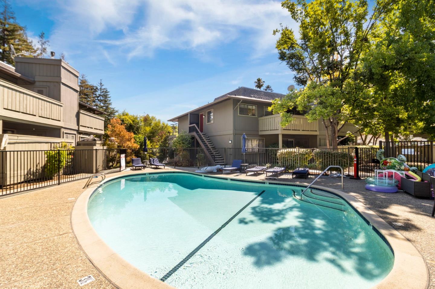 Detail Gallery Image 13 of 17 For 14355 Saratoga Ave #B,  Saratoga,  CA 95070 - 3 Beds | 2 Baths