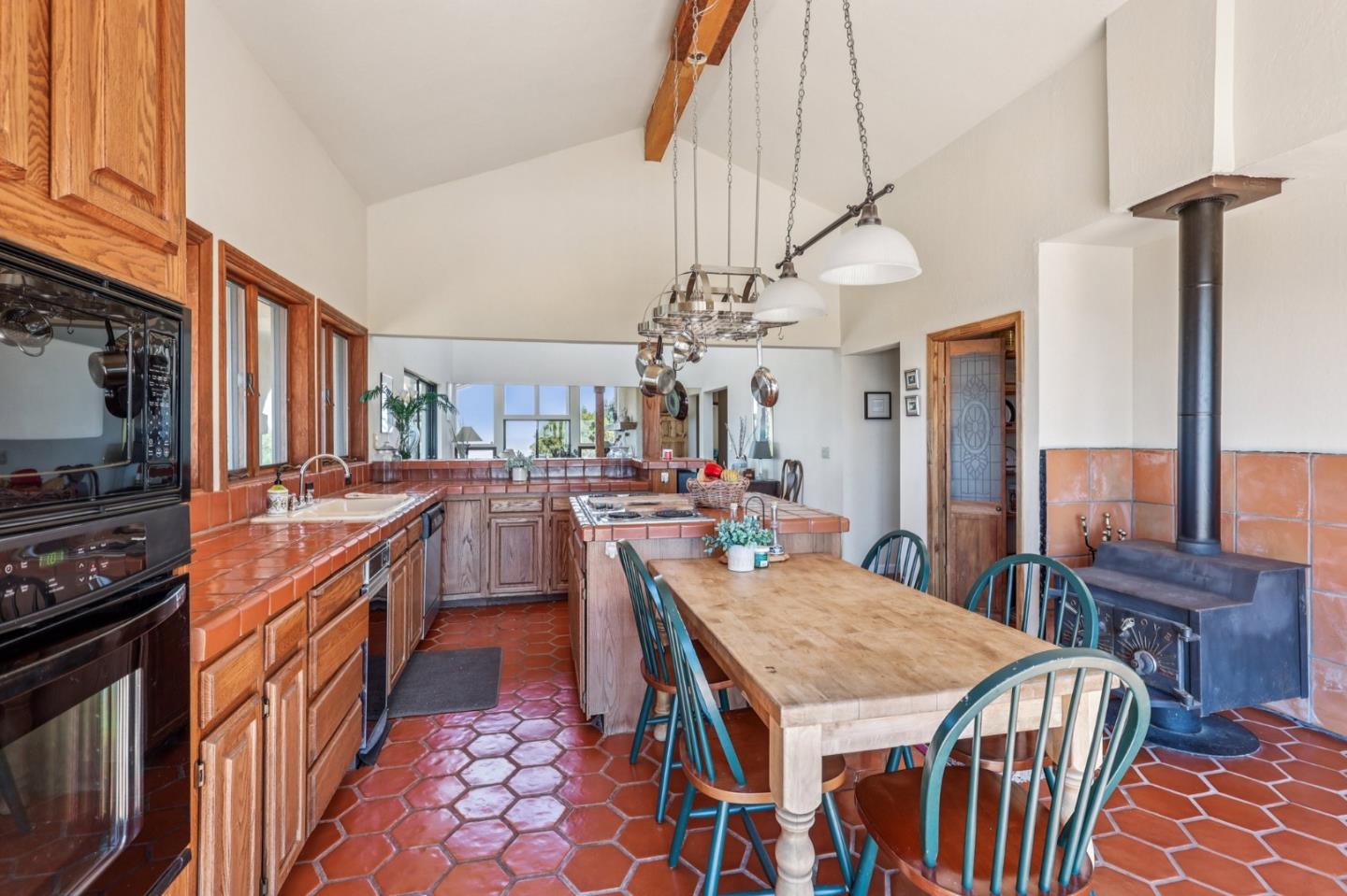 Detail Gallery Image 14 of 30 For 16420 Soda Springs Rd, Los Gatos,  CA 95033 - 5 Beds | 2/1 Baths