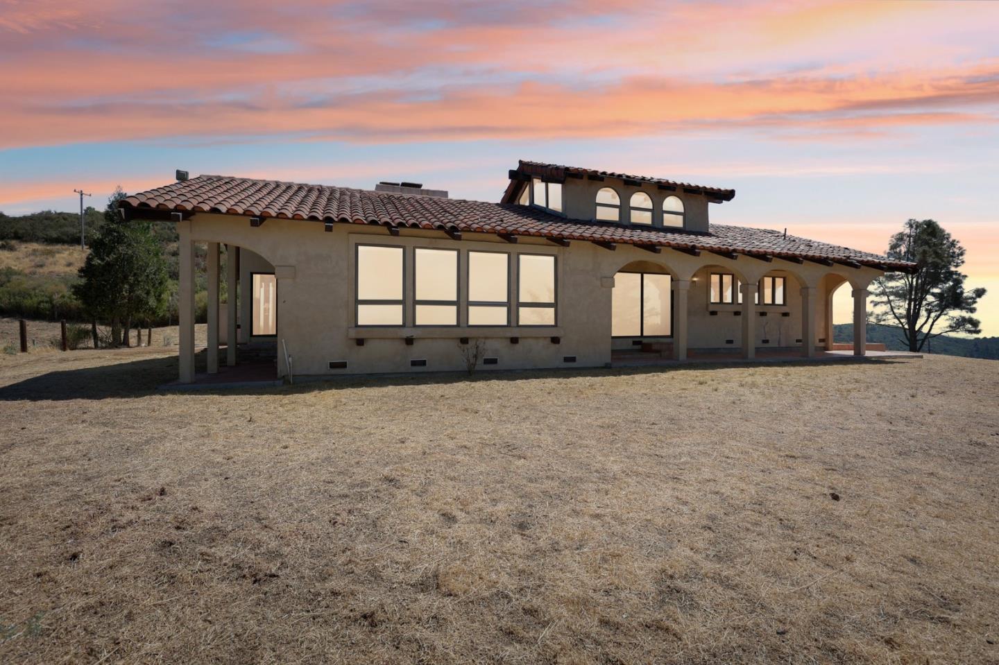 Detail Gallery Image 3 of 30 For 16420 Soda Springs Rd, Los Gatos,  CA 95033 - 5 Beds | 2/1 Baths